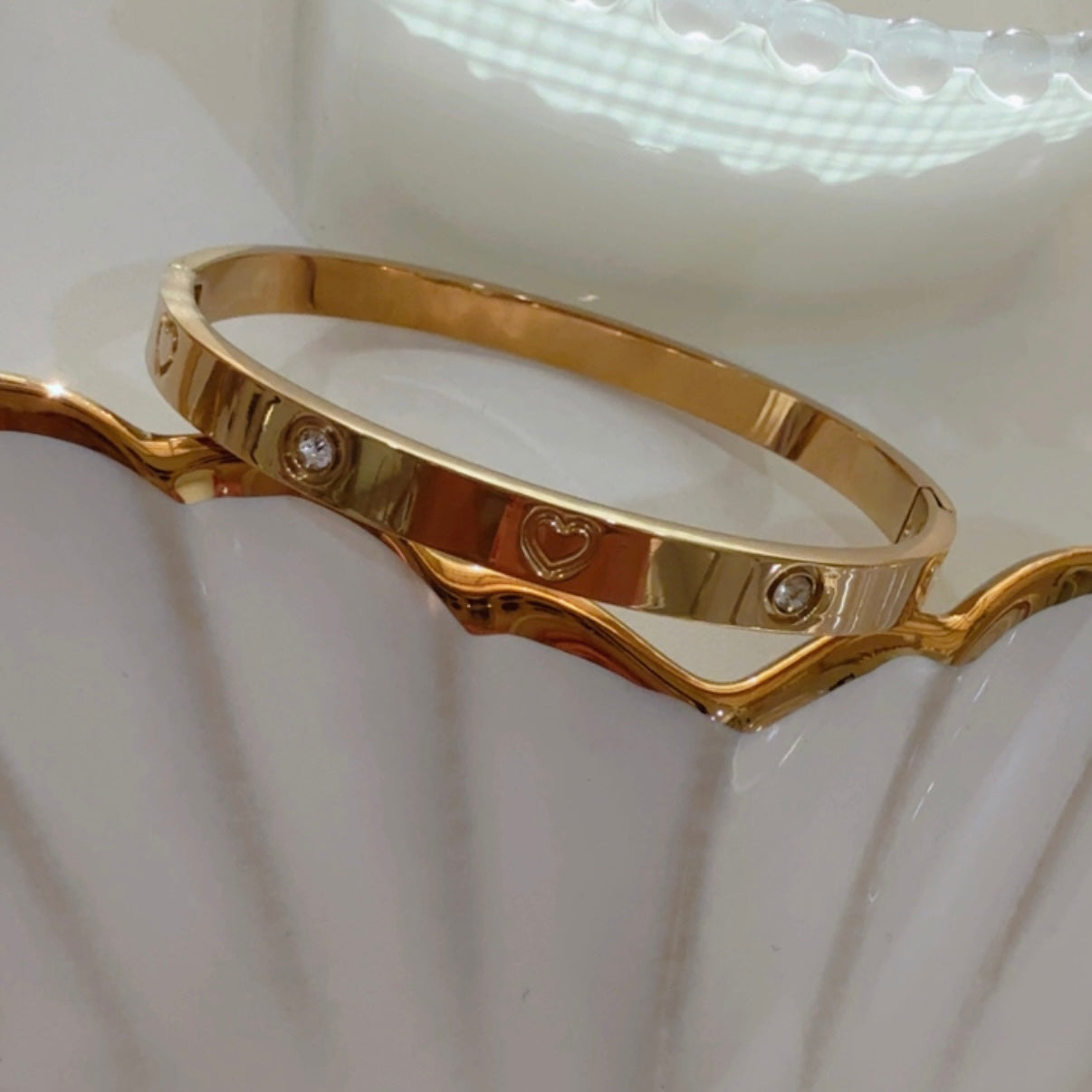 Pulsera Brazalete Corazones