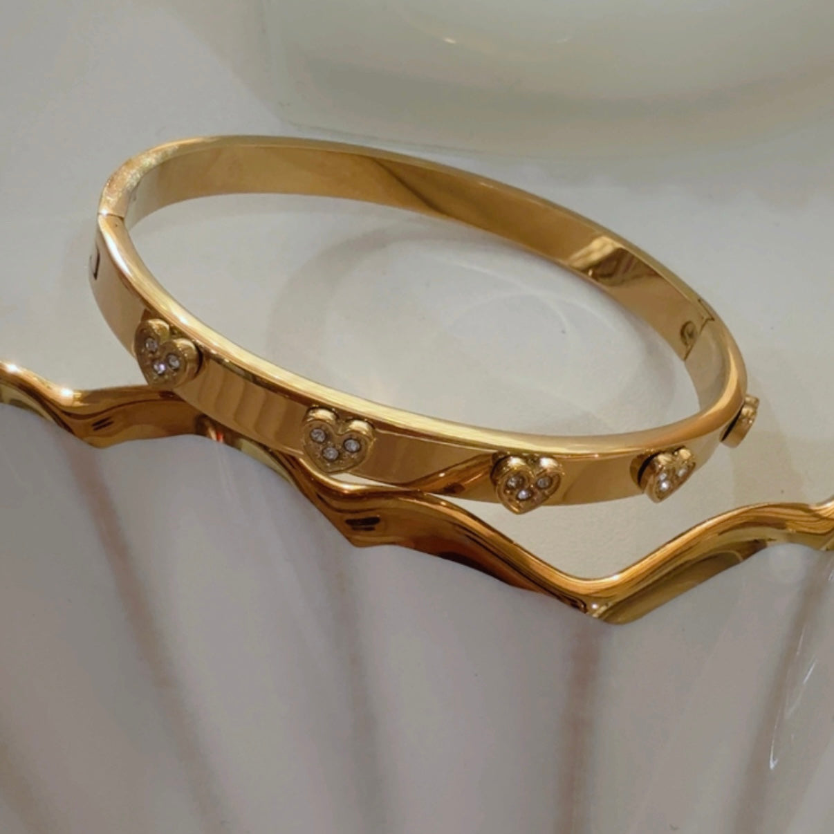 Pulsera Brazalete Corazones Brillo