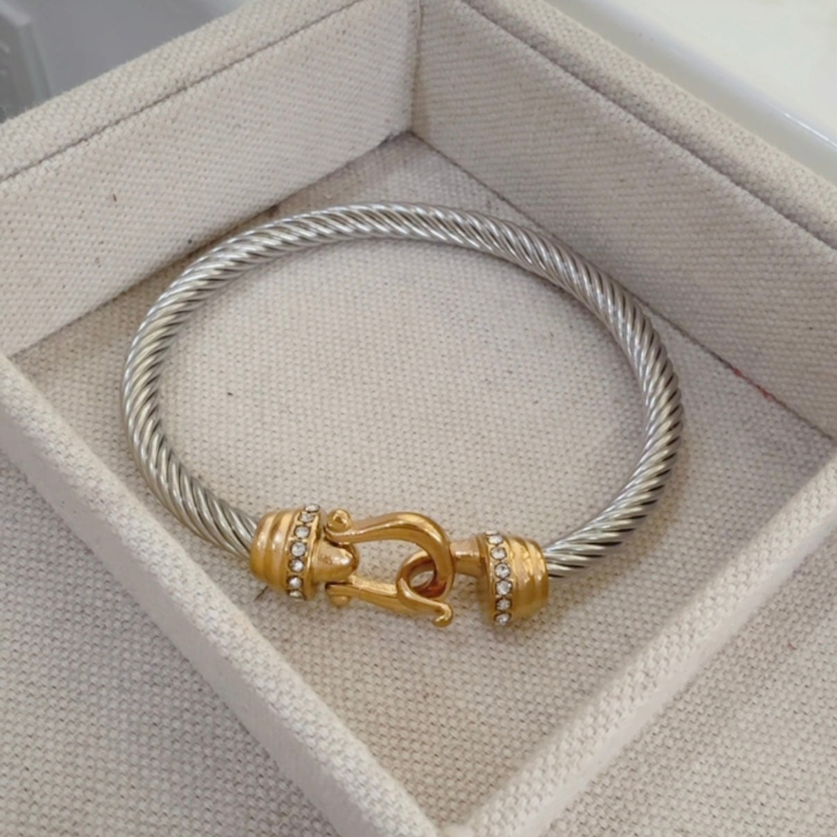 Pulsera Brazalete Broche