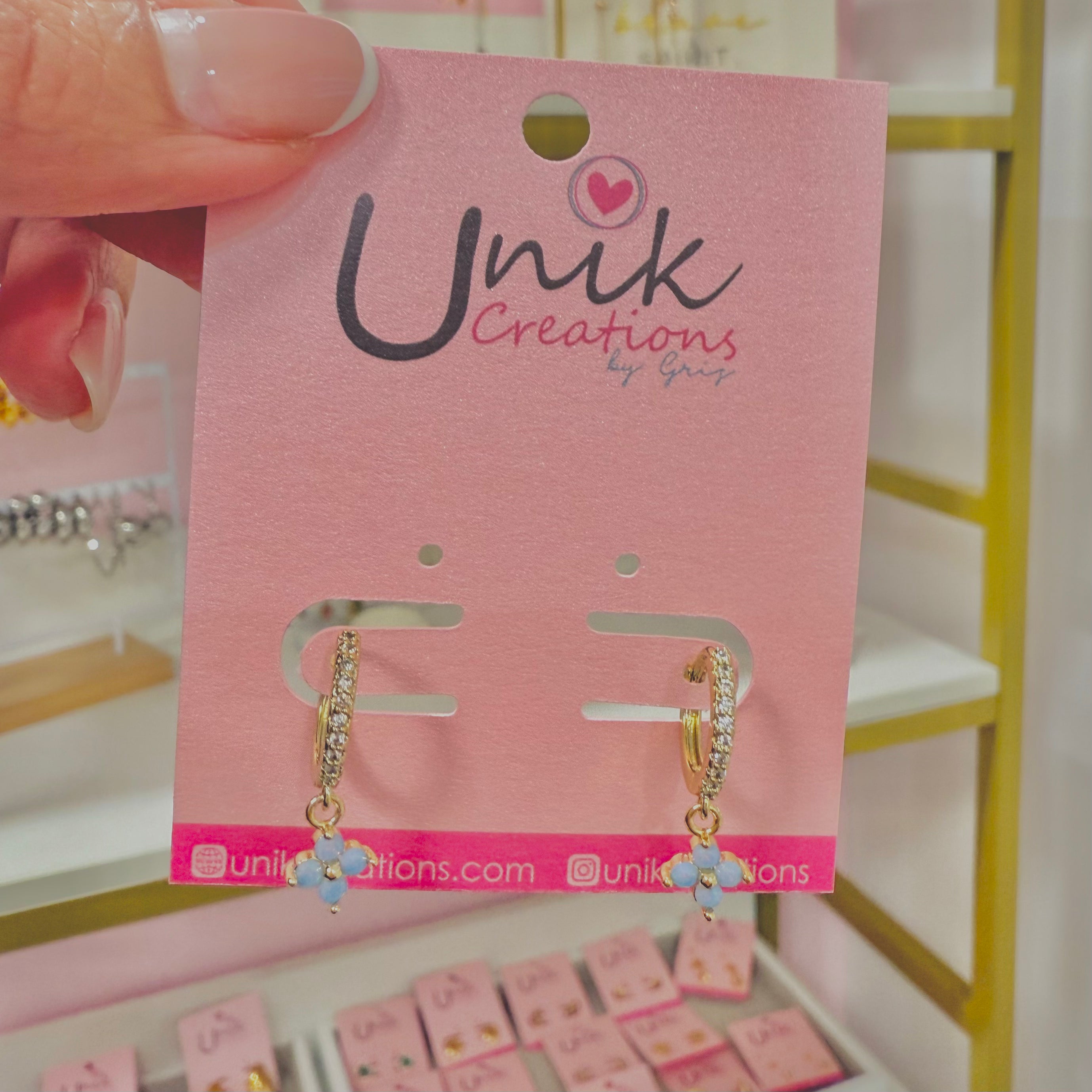 Aretes Huggie Clover