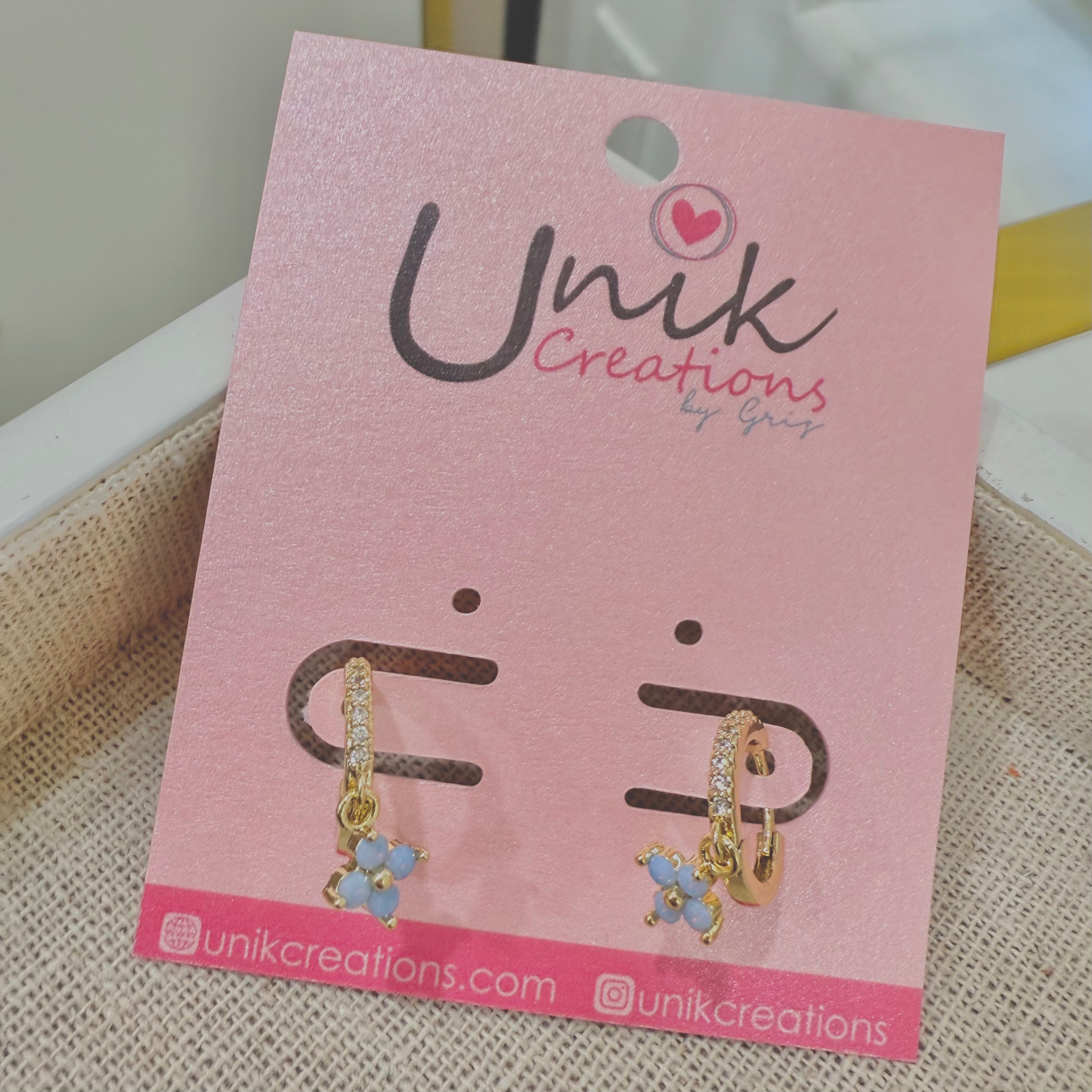 Aretes Huggie Clover