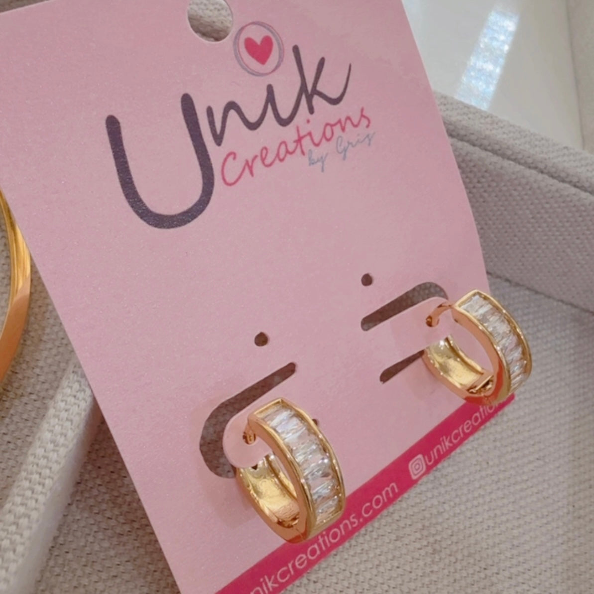 Aretes Huggie Cristalitos
