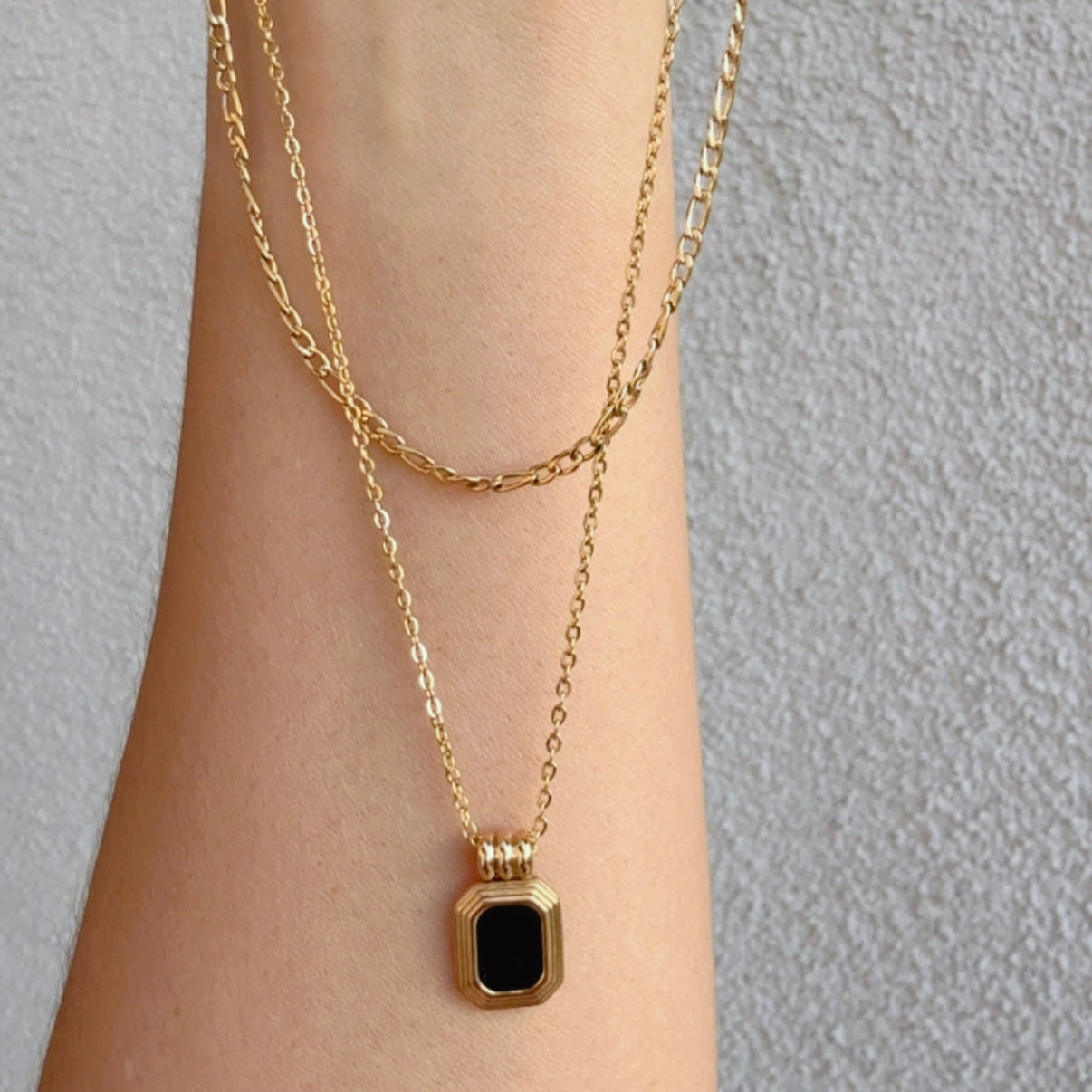 Layered Doble Piedra Negra