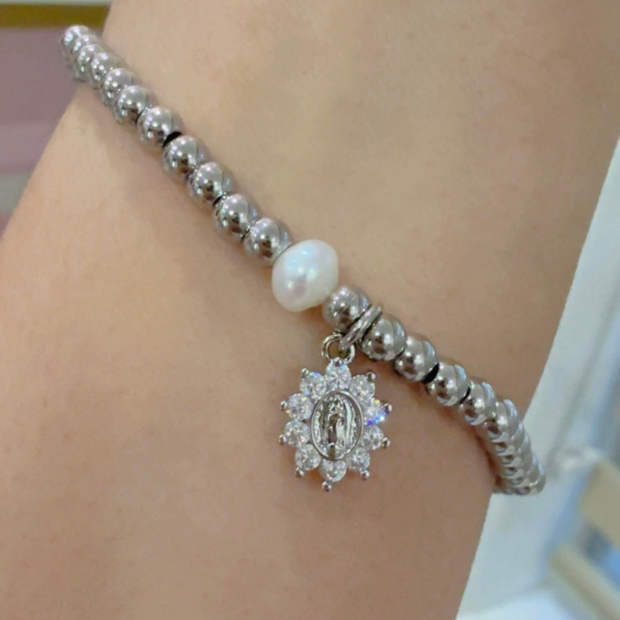 Pulsera Virgen Perlita