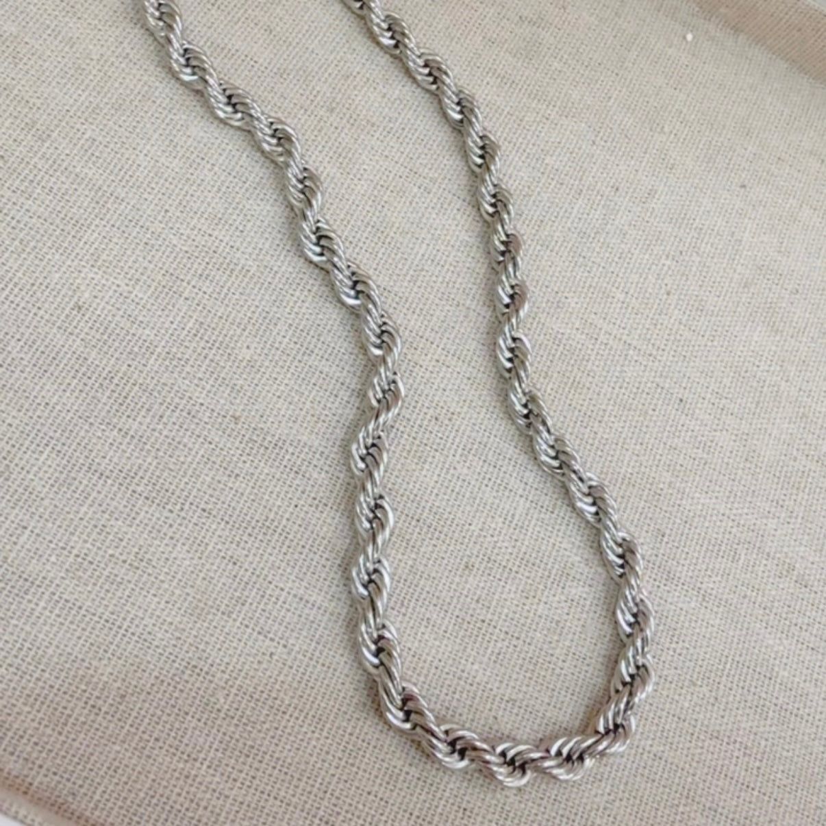 Collar Torsal Acero Plateado