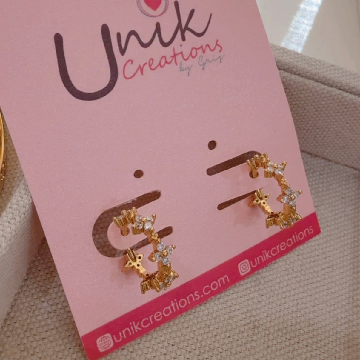 Aretes Huggie Clover