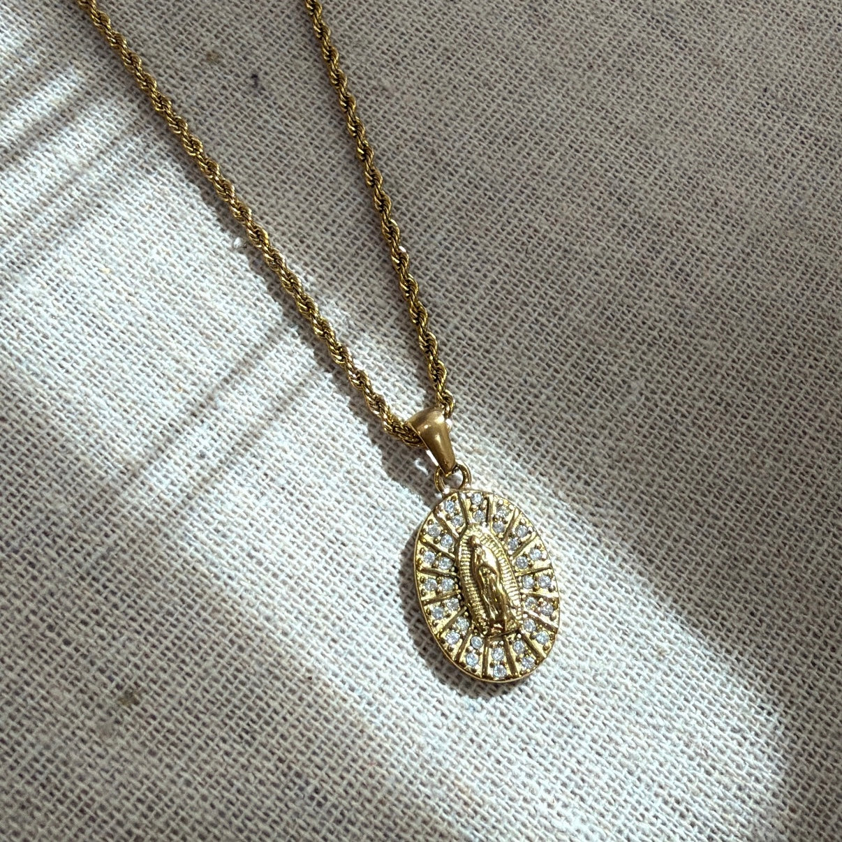 Collar Virgen Brillito