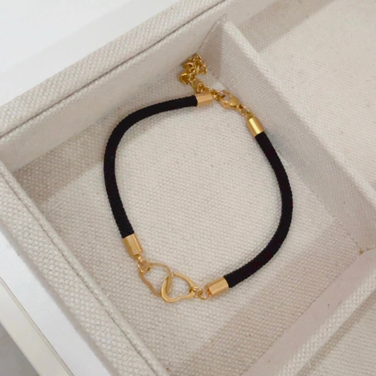 Pulsera Corazon Enlasado