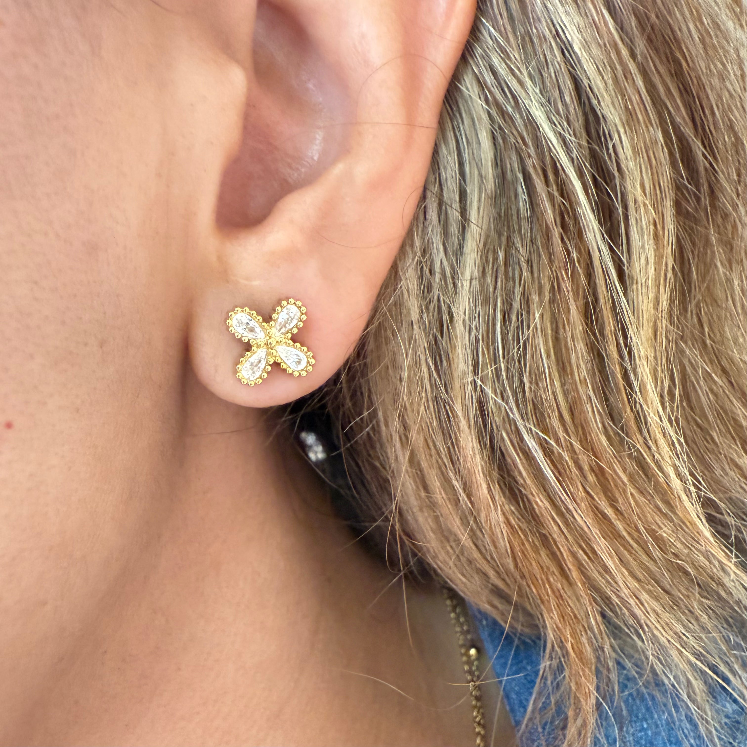 Aretes Flor Cristalitos