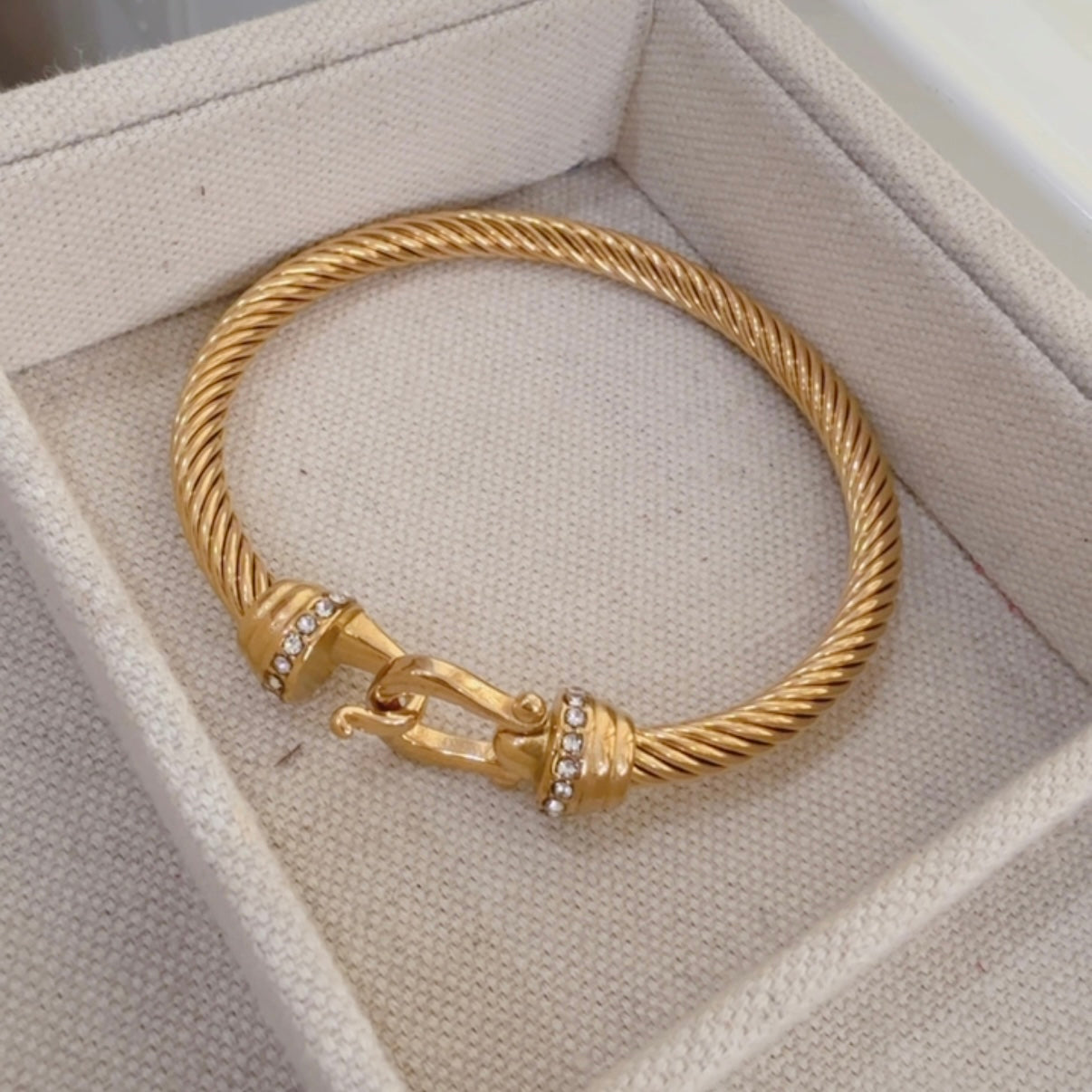 Pulsera Brazalete Broche
