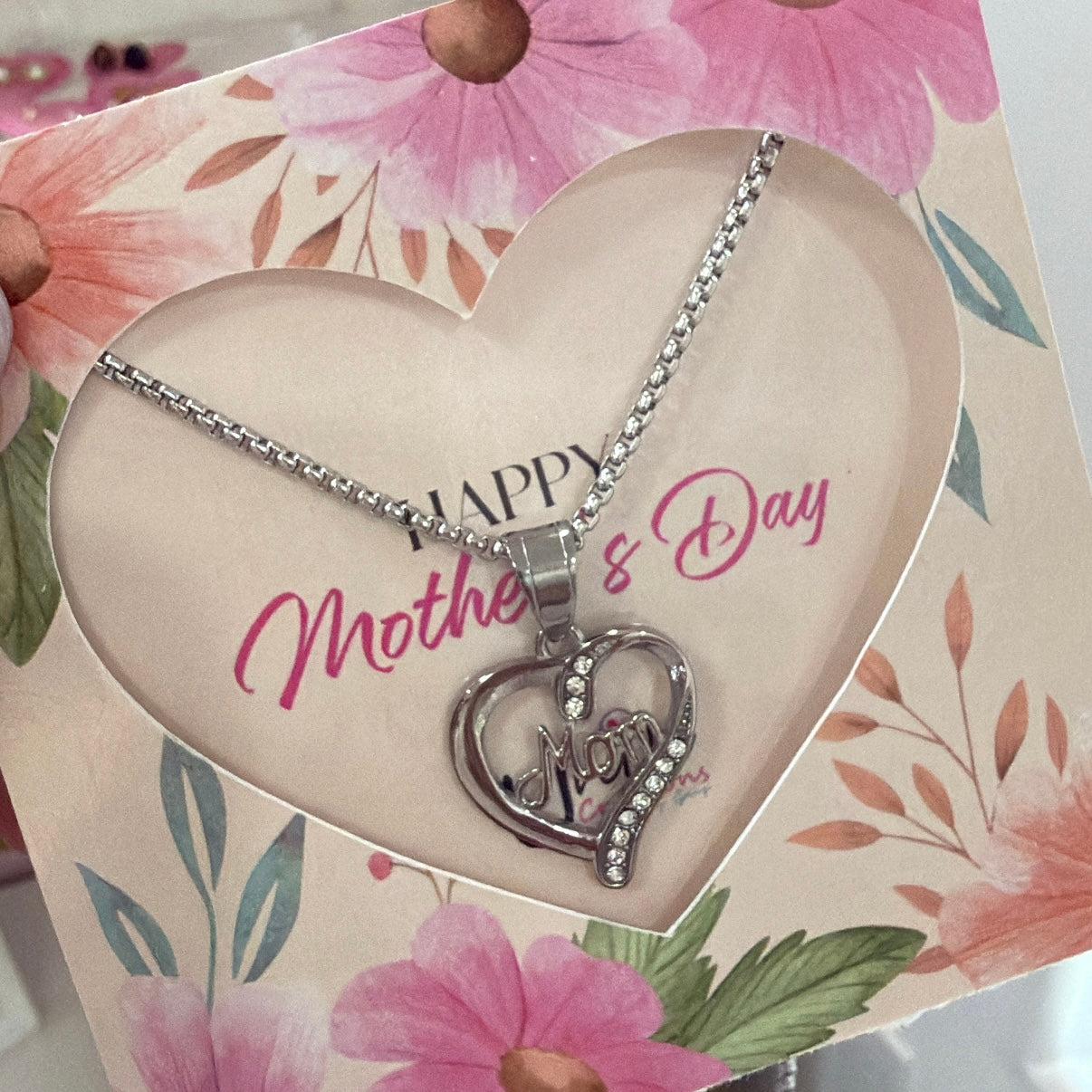 Collar Corazón Mom Plateado