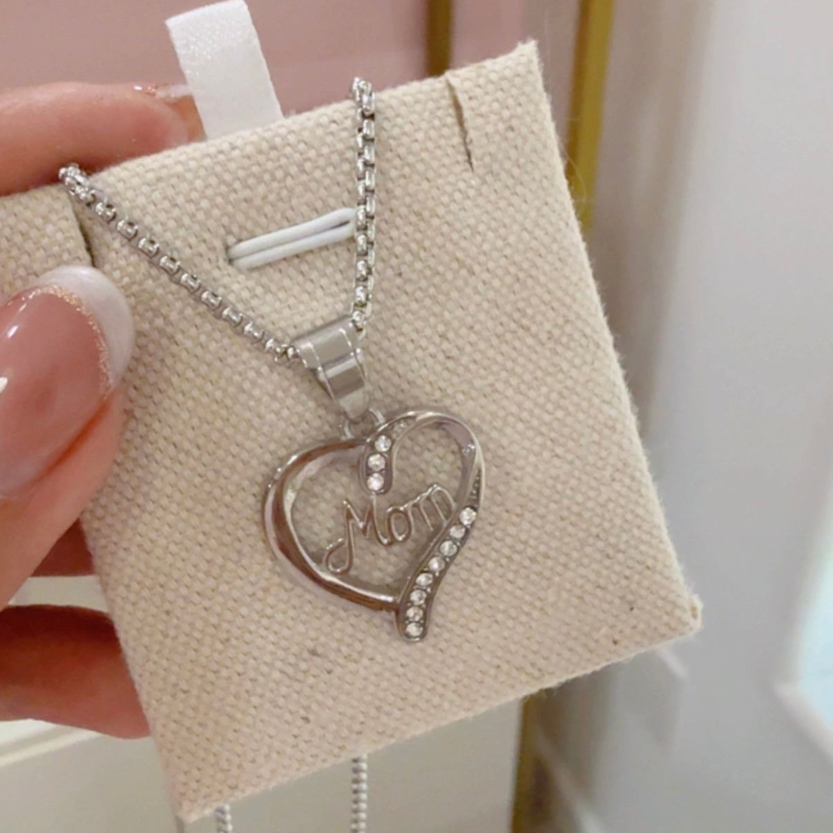 Collar Corazón Mom Plateado