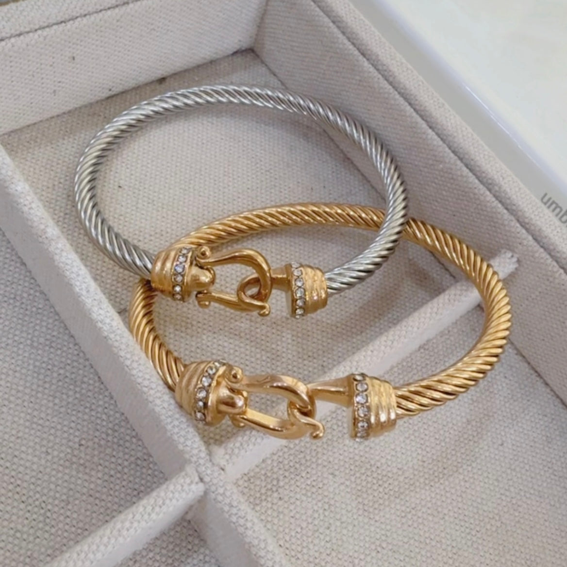 Pulsera Brazalete Broche