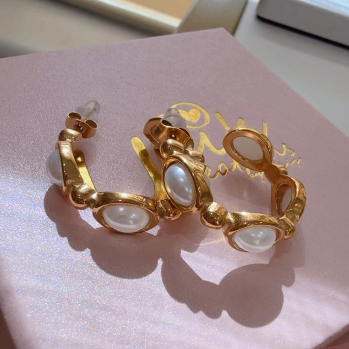 Pearl Hoop